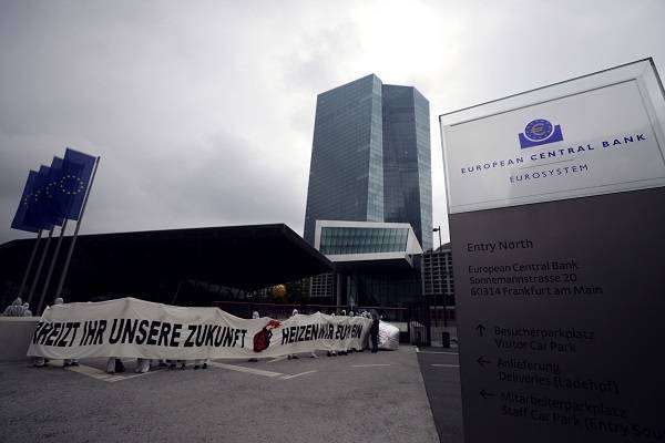 ΕΚΤ: Πέντε κρίσιμα ερωτήματα για την συνεδρίαση της Πέμπτης