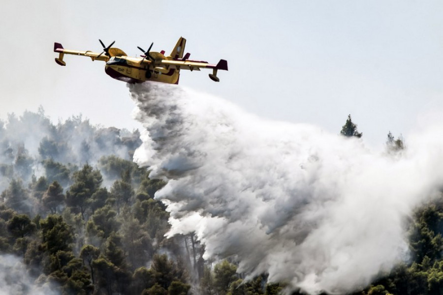 Ρέθυμνο: Νέο μέτωπο φωτιάς-Μήνυμα του 112 για εκκένωση στα Σακτούρια