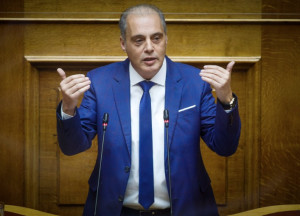 Η Επιτροπή Κοινοβουλευτικής Δεοντολογίας εισηγείται άρση ασυλίας του Κυριάκου Βελόπουλου