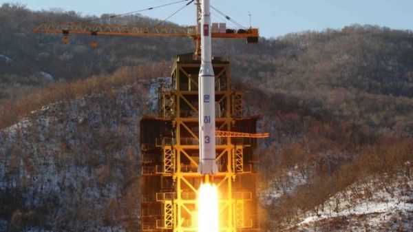 Β.Κορέα: Επισπεύδει την εκτόξευση πυραύλου