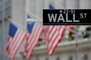 Ξανά στο «κόκκινο» η Wall Street-Δυναμώνει ο «πονοκέφαλος» της ύφεσης