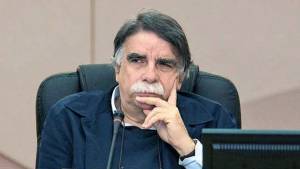 Βατόπουλος: Οι μάσκες θα είναι για αρκετό καιρό μαζί μας