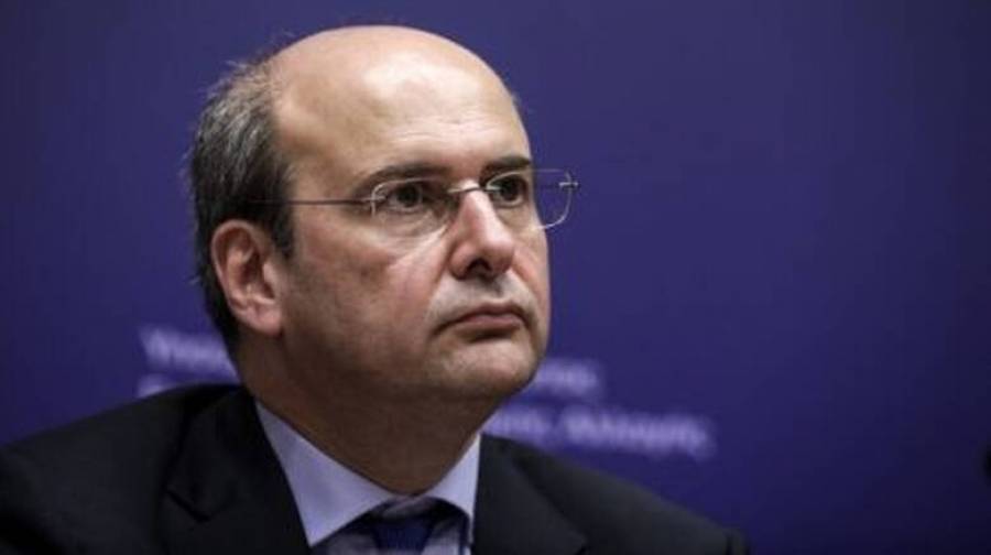 Χατζηδάκης: Δε θα είναι κλιμακωτές οι επιδοτήσεις για ηλεκτροκίνηση