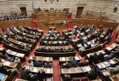 Και η Βουλή χτενίζεται…