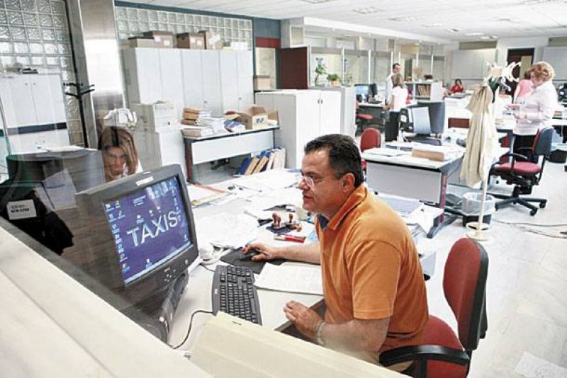 Στο 22% το φόρο - «πέναλτι» για τις αποδείξεις
