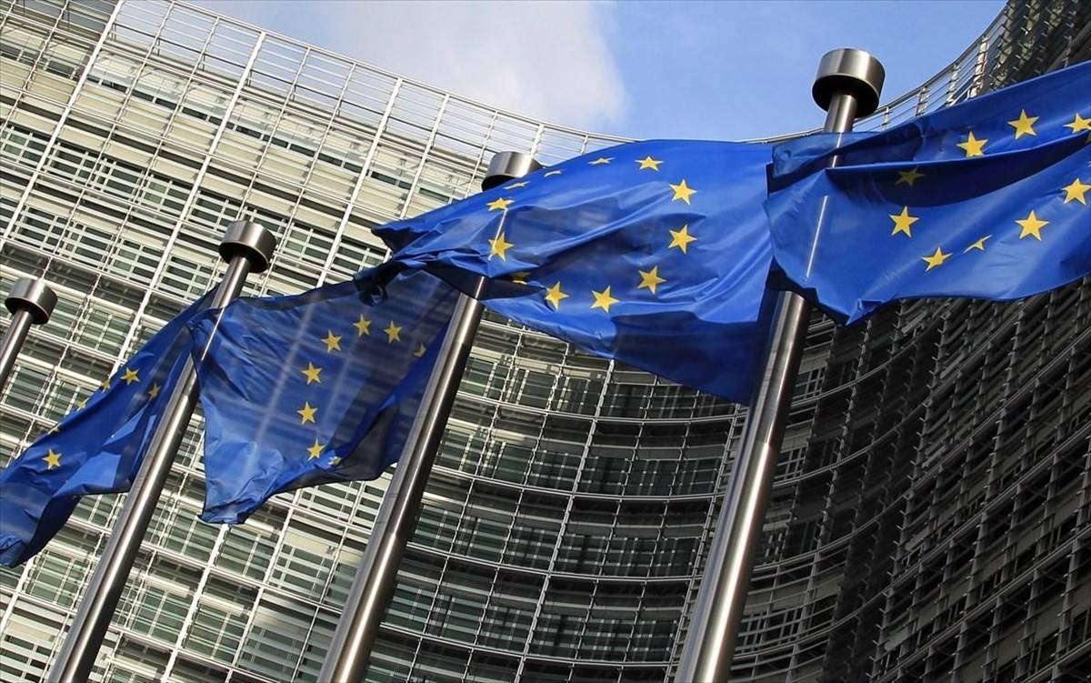 Κομισιόν: Ευρωπαϊκός μαραθώνιος για ανάπτυξη καινοτόμων λύσεων κατά του κορονοϊού