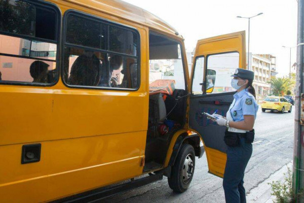 Αττική: 72 παραβάσεις σε ελέγχους σε 527 σχολικά λεωφορεία