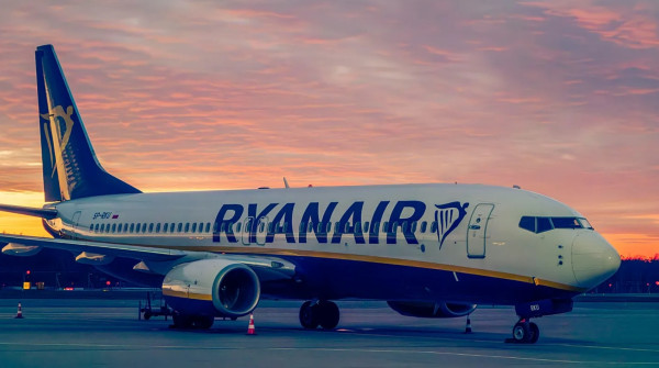 Ryanair: «Πυρά» κατά της ελληνικής κυβέρνησης για τις βλάβες στο σύστημα εναέριας κυκλοφορίας