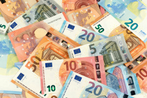 Μετρητά και φοροδιαφυγή, μικρές προσδοκίες
