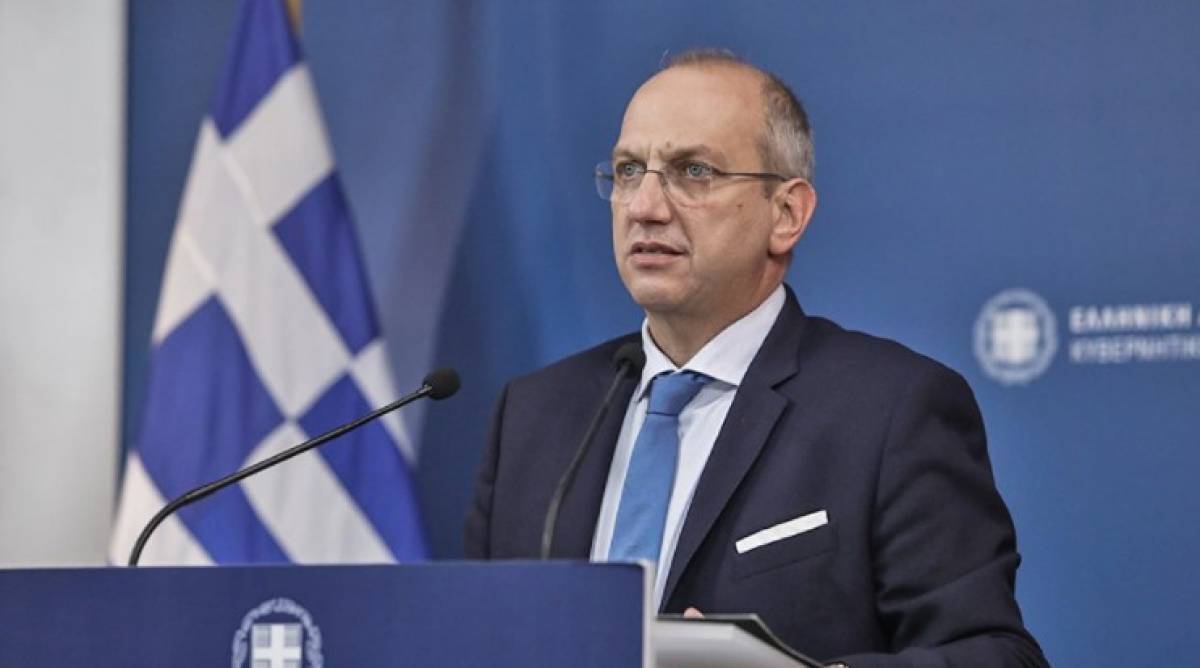 Οικονόμου: Συνεχίζουμε την προσπάθεια αντιμετώπισης των πολλαπλών κρίσεων