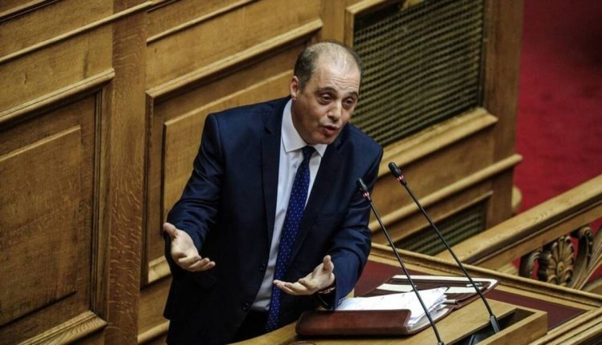 Ενστάσεις Βελόπουλου για τον αντικαπνιστικό νόμο