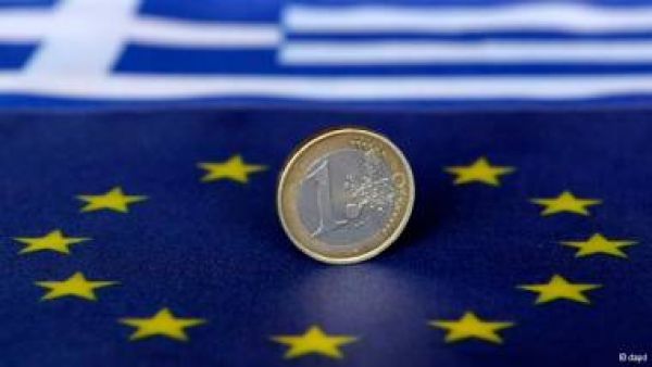 Moody’s: Παρά το πολιτικό ρίσκο, η Ελλάδα πιάνει τους στόχους της