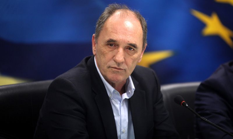 Σταθάκης: Η οικονομία σταθεροποιήθηκε-Αφήνουμε πίσω την ύφεση