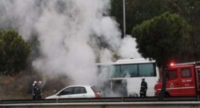 Θεσσαλονίκη: Φωτιά σε λεωφορείο με μαθητές- Απομακρύνθηκαν σώα τα παιδιά