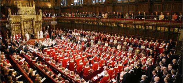 Η Βουλή των Λόρδων ενέκρινε το νομοσχέδιο αποτροπής άτακτου Brexit