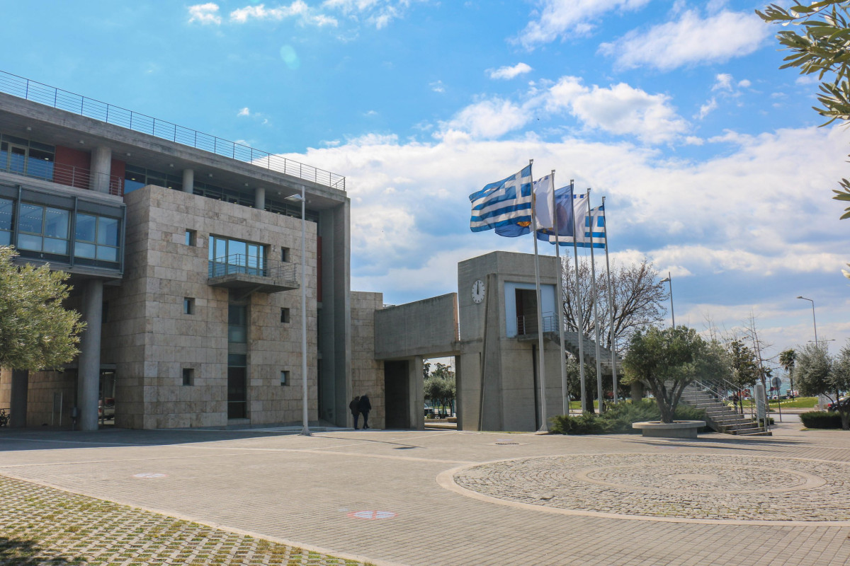 Θεσσαλονίκη: Αντίθετο στις συγχωνεύσεις σχολείων το δημοτικό συμβούλιο