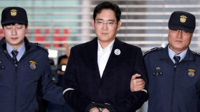 Η Νότια Κορέα έδωσε χάρη στον «πρίγκιπα» της Samsung