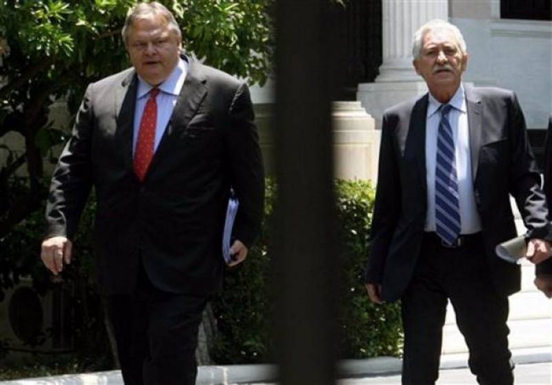 Πώληση Τ.Τ. αλά Αγροτική, αποφάσισαν οι αρχηγοί, οι οποίοι συζήτησαν ακόμα για τα ναυπηγεία και για την απλή αναλογική