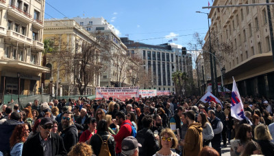Δεκάδες χιλιάδες διαδηλωτές για τα Τέμπη στο κέντρο της Αθήνας