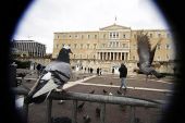 Δεν μπορούν αυτοί να μας βγάλουν από την κρίση