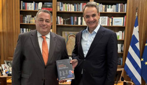 Τα «βουβά» γενέθλια της ΝΔ και η αμφίβολη ανακωχή με τους καραμανλικούς