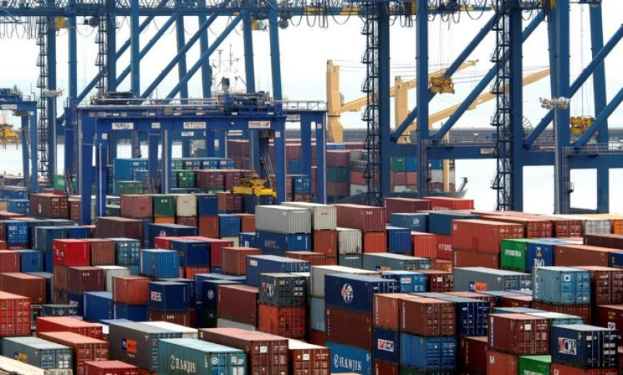 Μεγάλα λιμάνια της Κίνας αναφέρουν αύξηση της διακίνησης εμπορευματοκιβωτίων