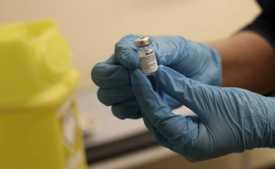 Βρετανία-Κορονοϊός: Εγκρίθηκε η «μίξη» διαφορετικών εμβολίων
