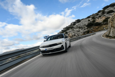 Opel: Ακόμη πιο δελεαστική η αγορά νέων μοντέλων της φίρμας χάρη στο πρόγραμμα επιδότησης.
