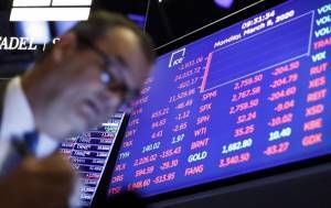 Wall: Πτώση άνω του 1% με το βλέμμα στην πανδημία