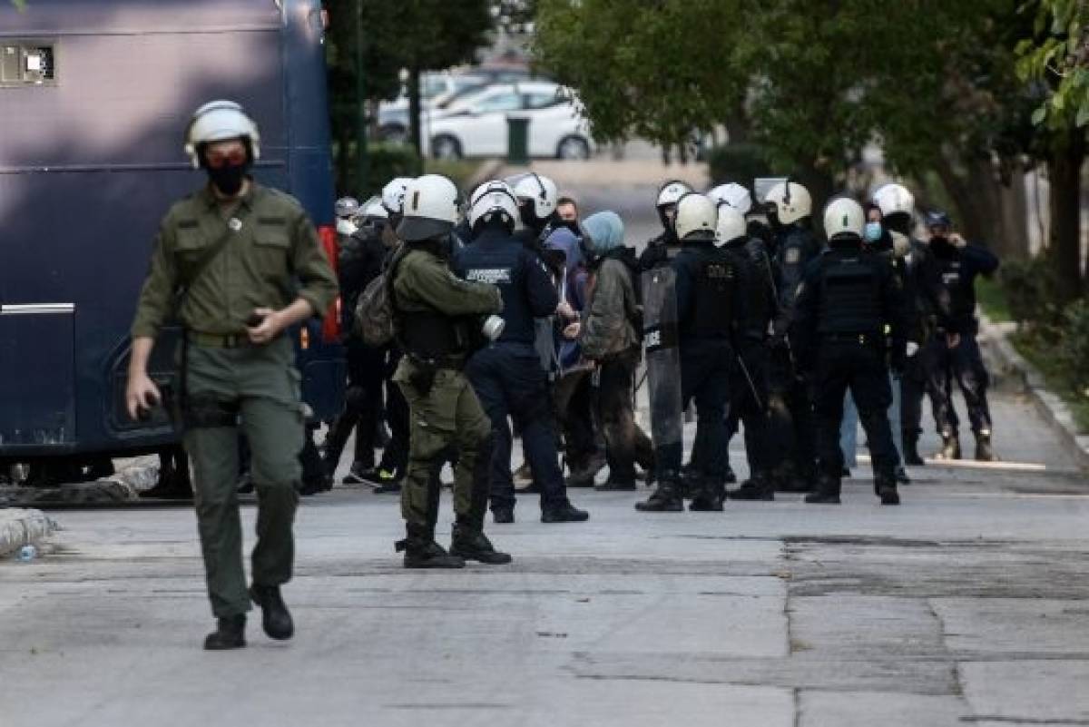 Πολυτεχνείο: «Υπερπαραγωγή» τα μέτρα της ΕΛΑΣ, παρά την απαγόρευση-Τσουχτερά πρόστιμα