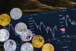 Υποχωρεί, αλλά βλέπει την κυριαρχία του να αυξάνεται το Bitcoin
