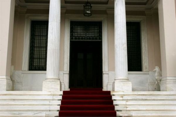 Συνάντηση Σαμαρά με Βενιζέλο - Κουβέλη την Τρίτη