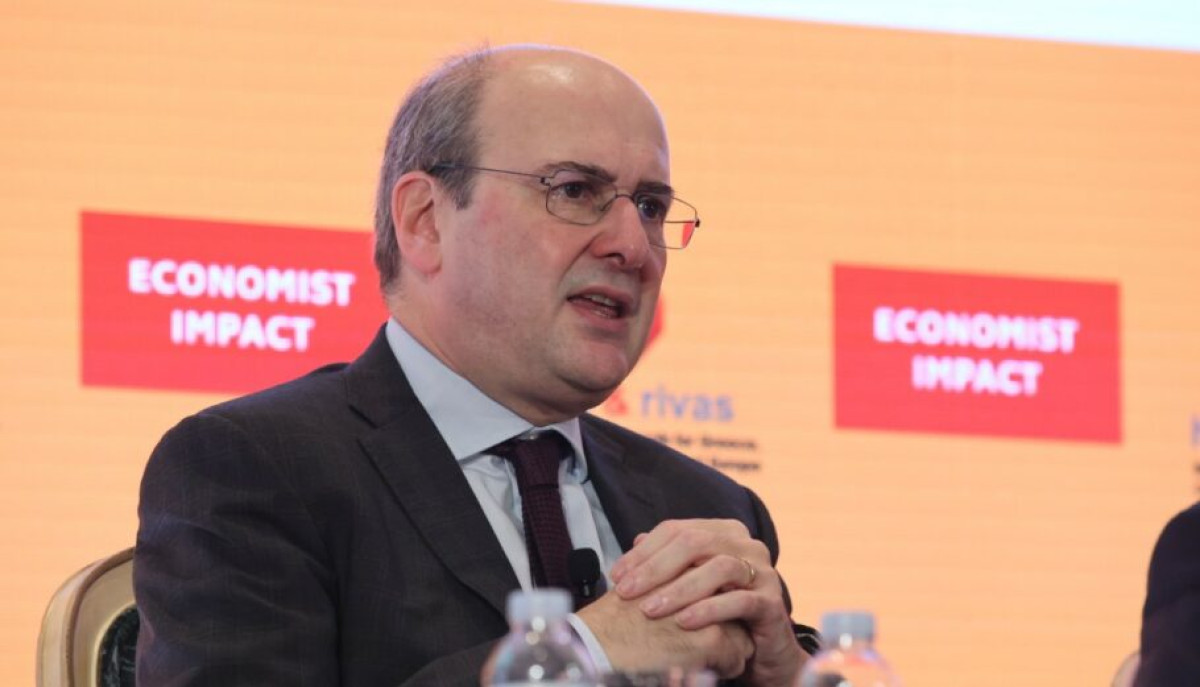 Η ανάρτηση Χατζηδάκη για τα μετάλλια του Economist