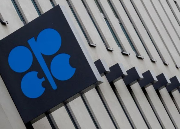 ΟPEC+: Πιθανή η μείωση παραγωγής έως και 1 εκατ. βαρέλια/ημέρα
