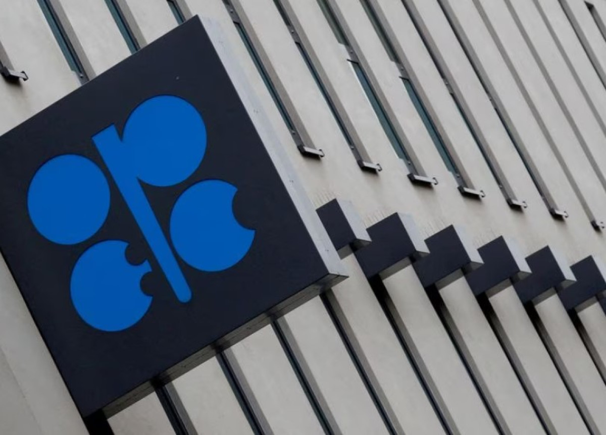 ΟPEC+: Πιθανή η μείωση παραγωγής έως και 1 εκατ. βαρέλια/ημέρα