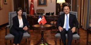 Γαλλίδα ΥΠΕΞ προς Τσαβούσογλου: Βρείτε τα με την Ελλάδα