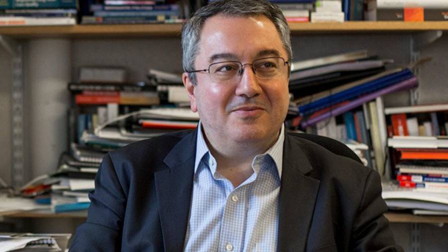 Mόσιαλος: Απαιτούνται πολύ υψηλά ποσοστά ανοσίας για τη μετάλλαξη Δέλτα