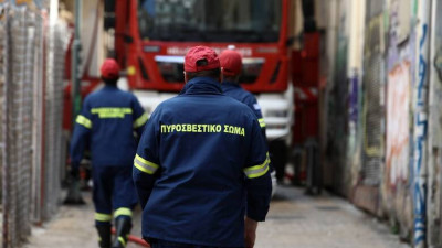 Ένας νεκρός από φωτιά σε διαμέρισμα στο κέντρο της Αθήνας