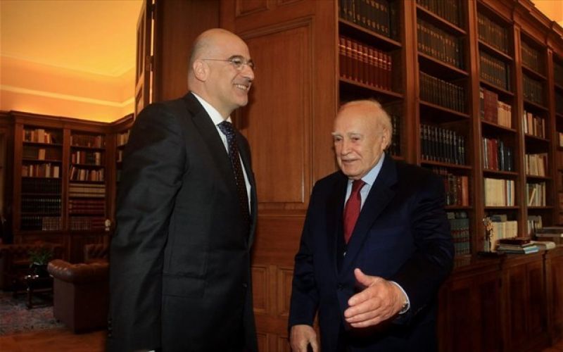 Βολές κατά Κ. Παπούλια - Ν. Δένδια από την Ένωση Δικαστών και Εισαγγελέων