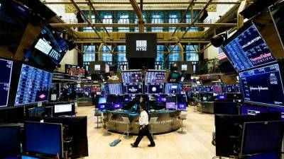 Νωθρό ξεκίνημα στη Wall Street με μικρές απώλειες