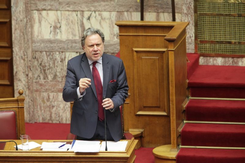 Ασφαλιστικό: Η χώρα καταρρέει και ο Κατρούγκαλος χαίρεται για την... επιτυχία του