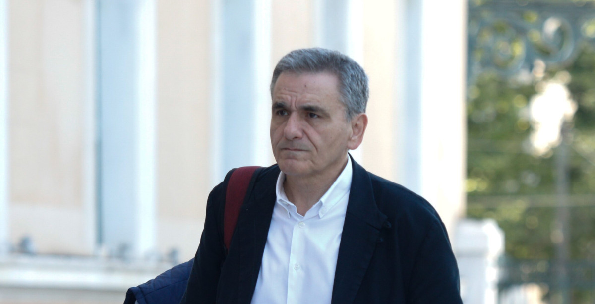 Πολυτεχνείο: Με πανό «Διέξοδος Αριστερά» οι αποχωρήσαντες του ΣΥΡΙΖΑ