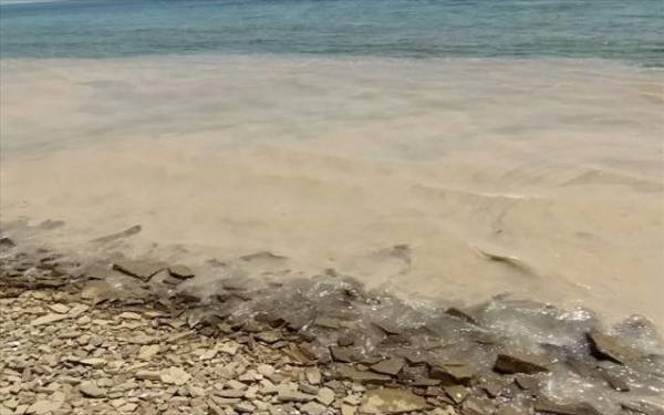 Λήμνος: Κλιμάκιο του ΥΠΕΝ για το «τουρκικό» φαινόμενο του ευτροφισμού