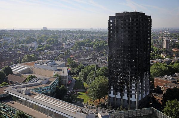 Λονδίνο: Στους 30 οι νεκροί από την πυρκαγιά
