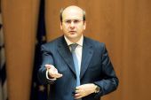 «Άκυρο» από Χατζηδάκη σε ΔΗΜΑΡ για τους πλειστηριασμούς πρώτης κατοικίας