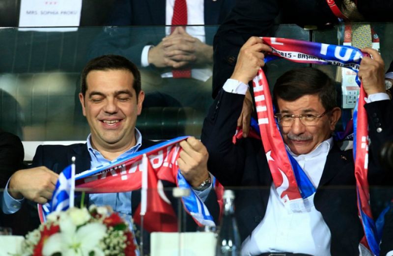 Πήρε τον... βαθμό ο Τσίπρας-Δείτε φωτογραφίες με τον Νταβούτογλου