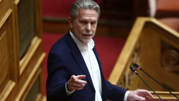Γερουλάνος: «Βομβαρδισμός» από τροπολογίες, τελευταία στιγμή