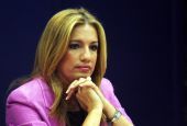 Φώφη: Ο Τσίπρας ας κοιταχτεί στον καθρέφτη του