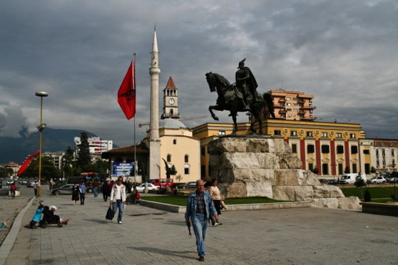 Ζήτημα χερσαίων συνόρων με την Ελλάδα εγείρουν τα Τίρανα!