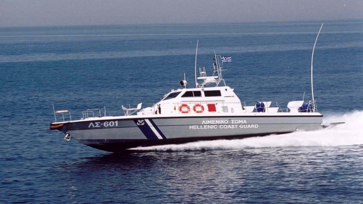 Κρατούμενος πήδηξε στη θάλασσα εν ώρα μεταγωγής του προς τη Μυτιλήνη